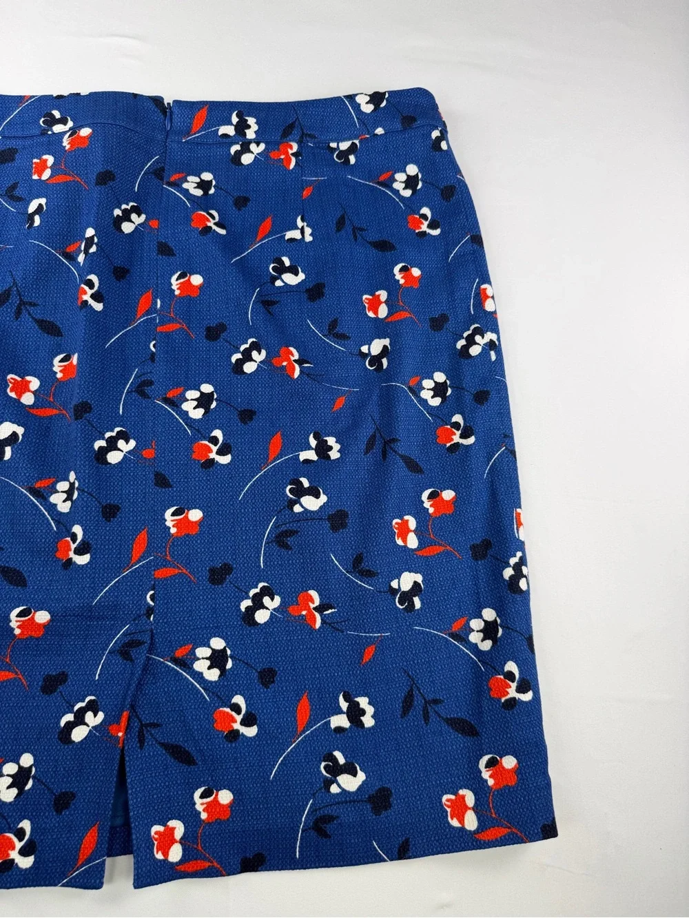 Boden Blue Floral Pencil Skirt & Red & White Floral Accents- Beautiful EUC 14R